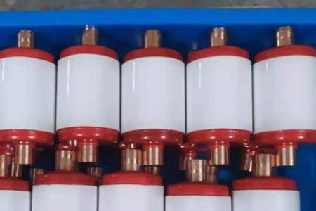 真空滅弧室的結(jié)構(gòu)、工作原理、特點(diǎn)以及應(yīng)用