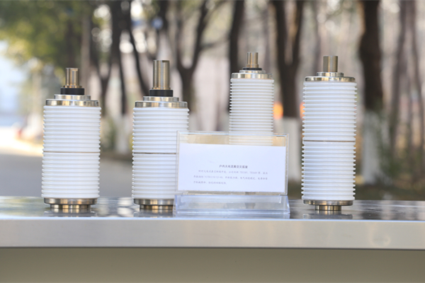 真空開(kāi)關(guān)管絕緣外殼采用玻璃材料，優(yōu)勢(shì)多多！